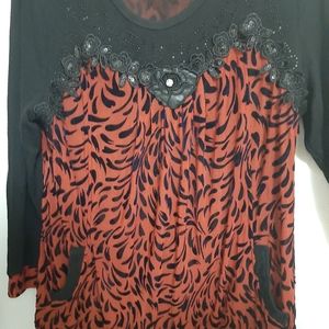 Flexibility blouse in net or velvet.